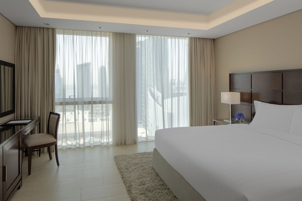 Dusit Doha Hotel 8/66