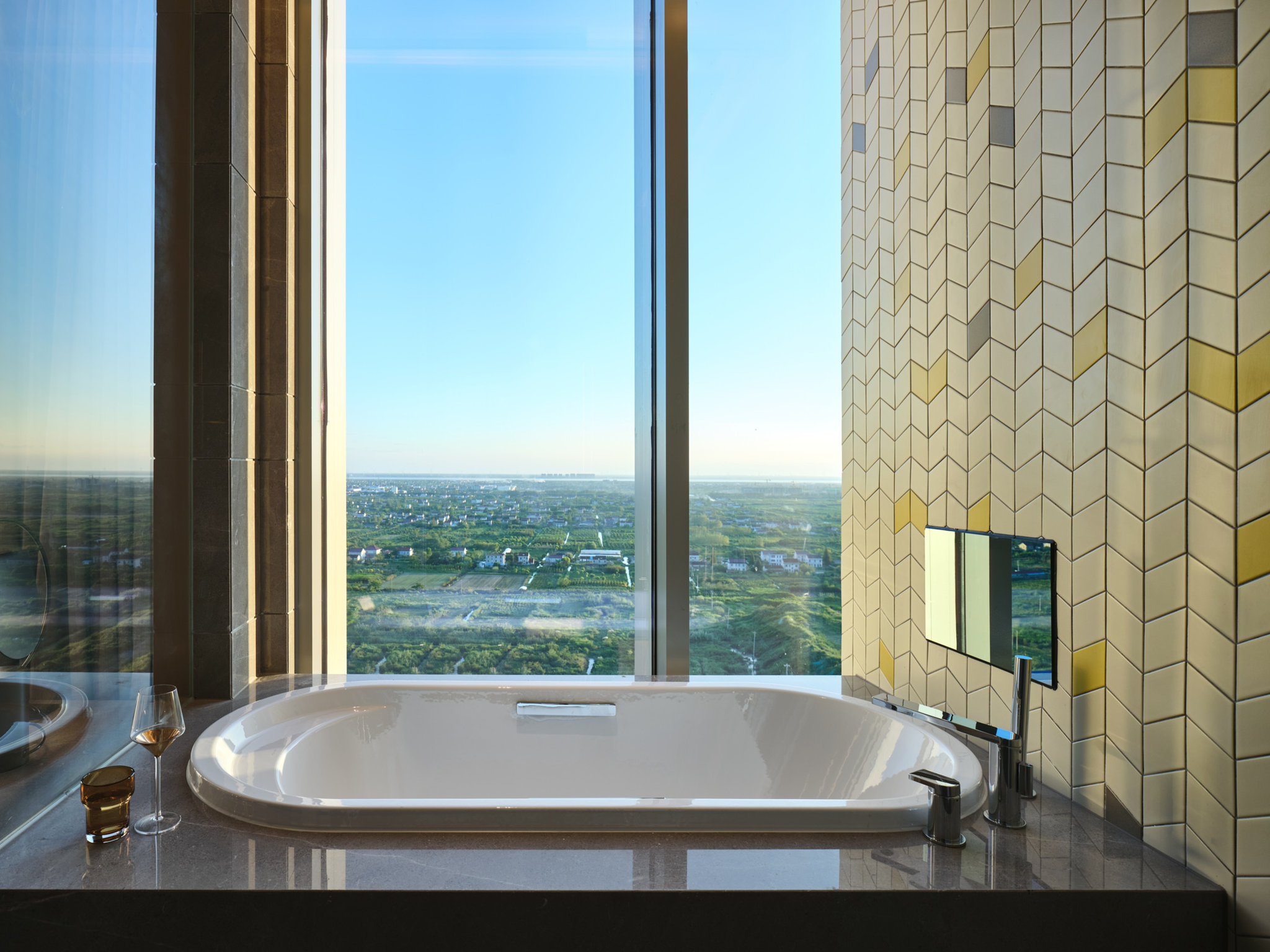 Crowne Plaza Qidong 70/74
