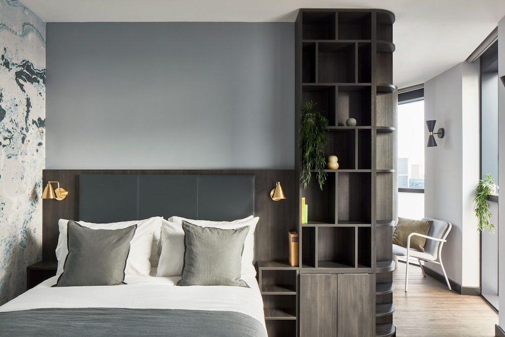 1 BEDROOM, FLAT