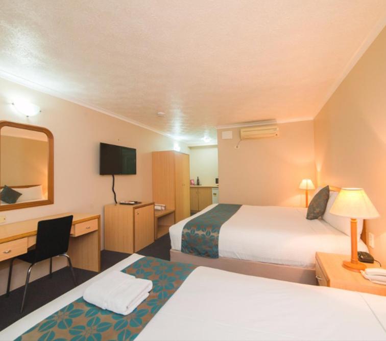 Deluxe, Twin Beds