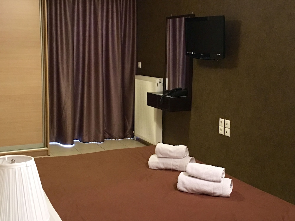 Mc Queen Hotel 37/61