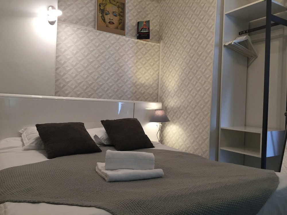 Hotel Des Dames 27/32