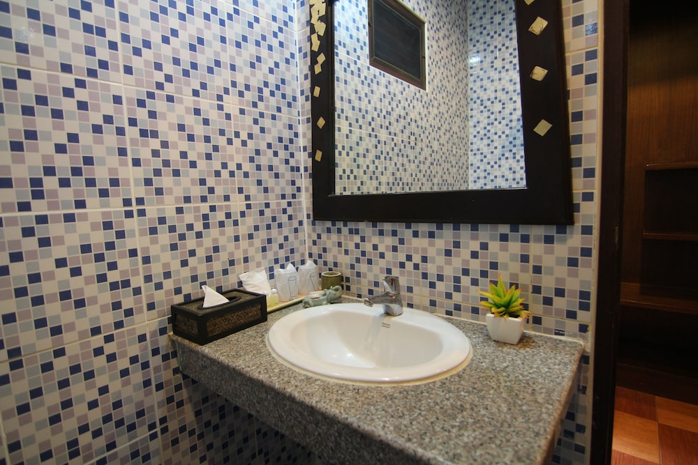 CHIANG MAI THAI HOUSE 70/71