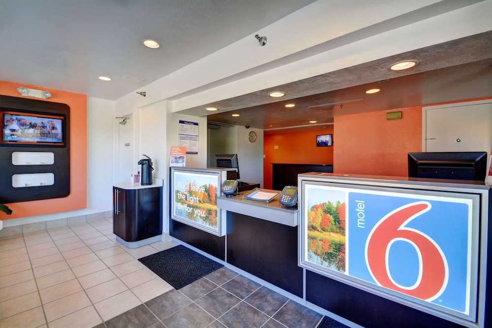 Motel6 Windsor Locks, CT - Hartford 13/66