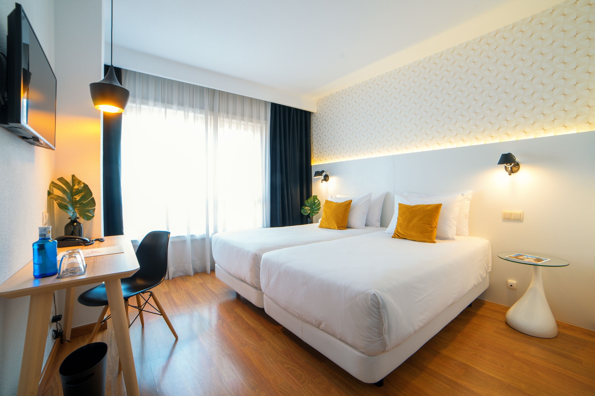 STANDARD, DOUBLE OR TWIN BED