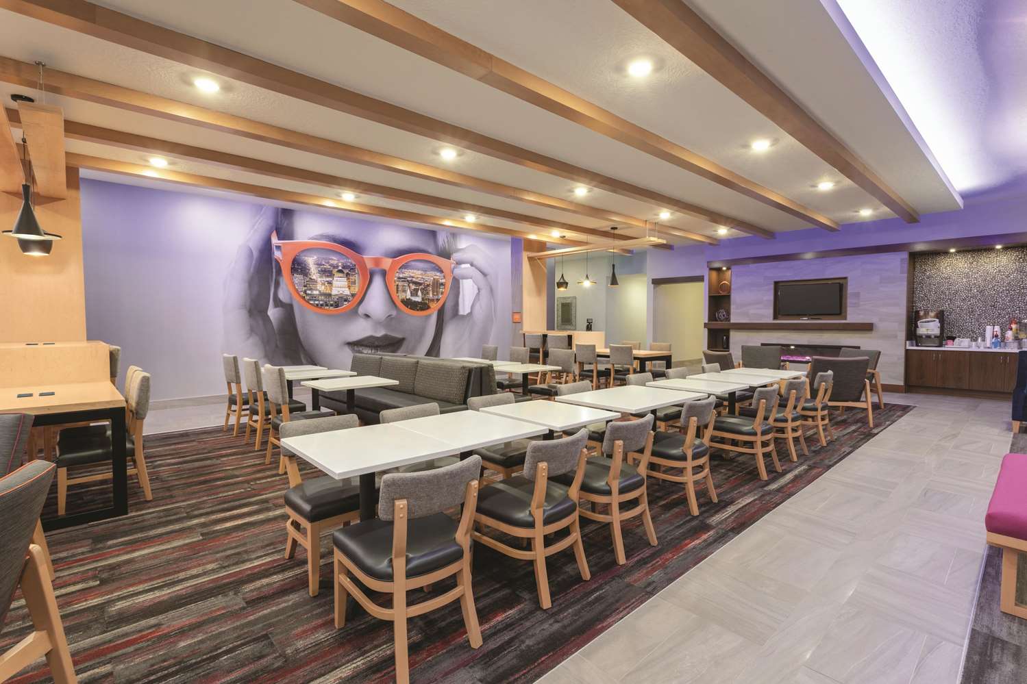 La Quinta Inn and Suites by Wyndham South Jordan 33/42
