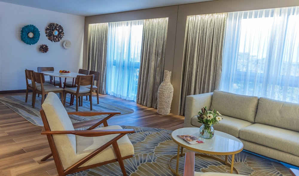 INTERCONTINENTAL LUSAKA 40/71
