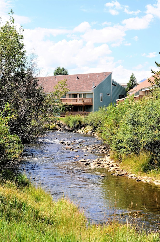 Twin Rivers Condominiums by Alderwood Colorado Management 40/47