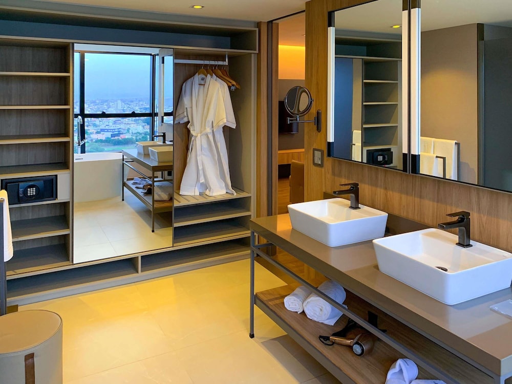 Mercure Itajai Navegantes 49/50
