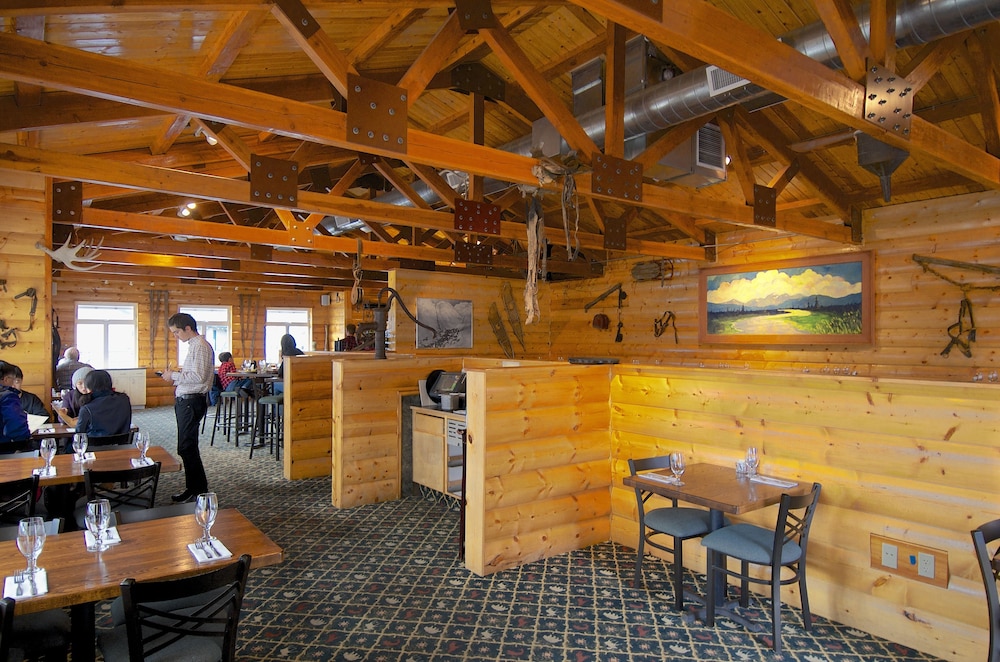Denali Bluffs Hotel 50/68