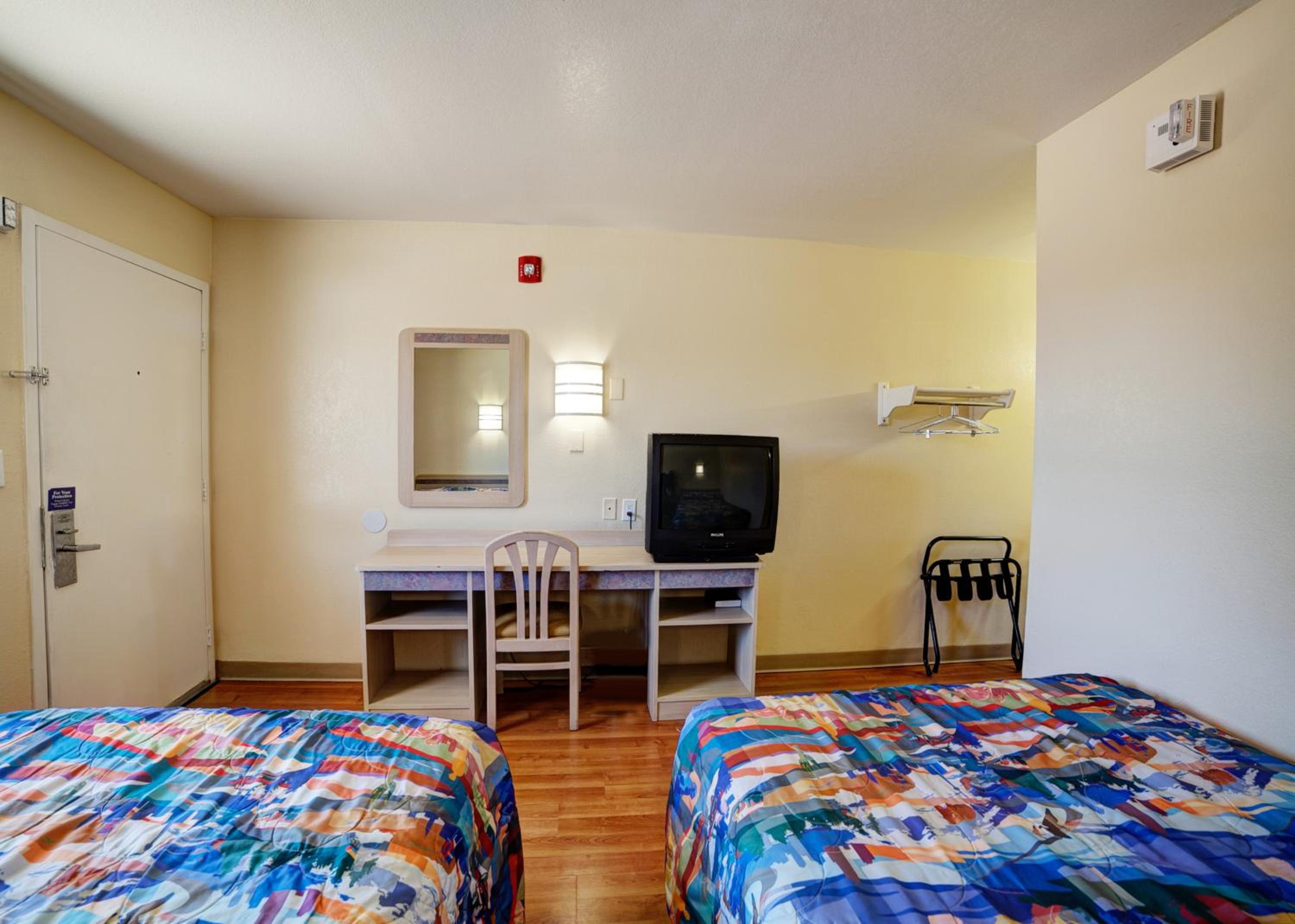 Super 7 Inn Bossier City 30/42