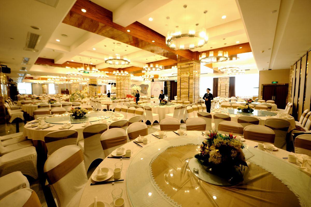 Qinchuan Hotel 44/55