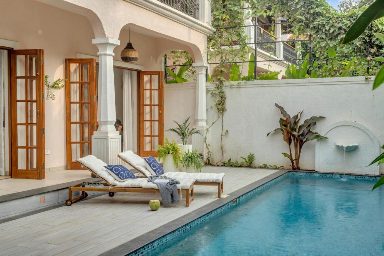 ELIVAAS 4 BHK with Pvt pool and Bar PinkSky 46/56