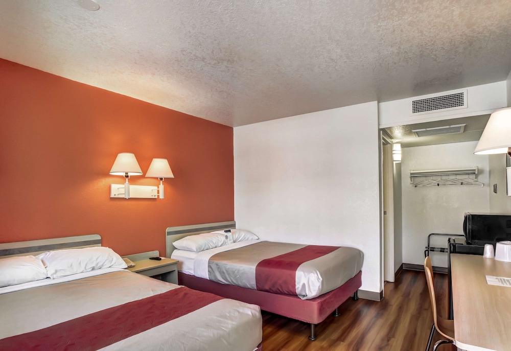 Motel6 Medford, OR 23/40
