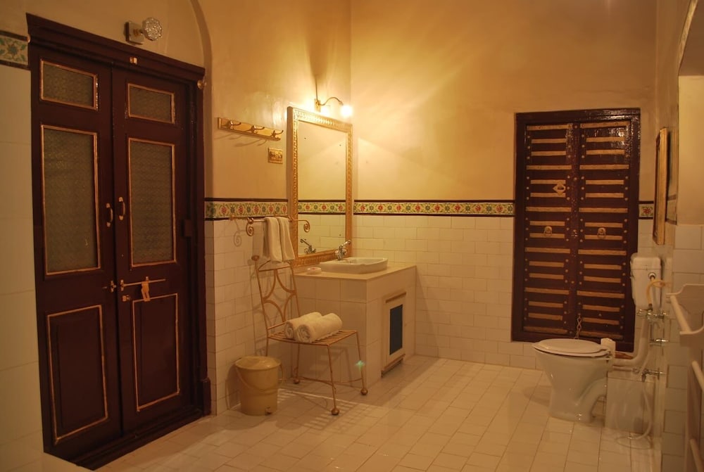 Hotel Bhairon Vilas 25/25