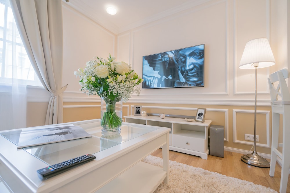 Revelton Suites 55/71