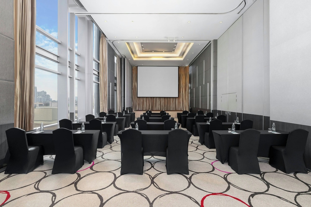 Four Points by Sheraton Ploenchit Bangkok 45/56