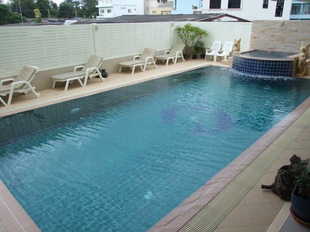 Sukwilai Hotel 23/24