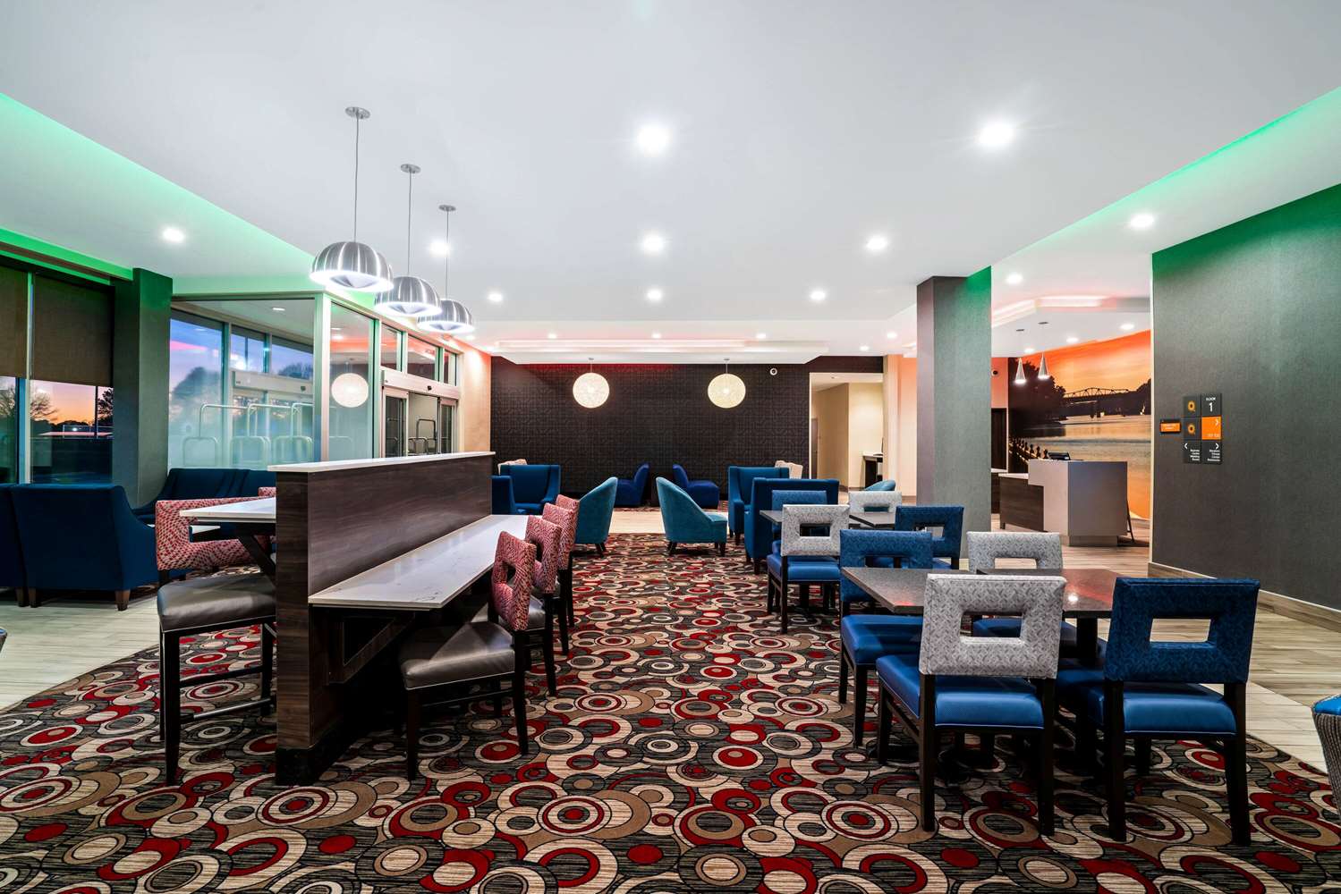 La Quinta Inn And Suites By Wyndham Tuscaloosa University 32/47