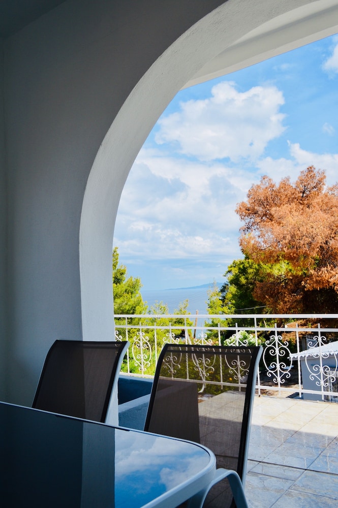 Aelia Sea View Studios 30/42