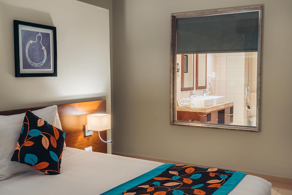 Nubian Village Hotel 24/70