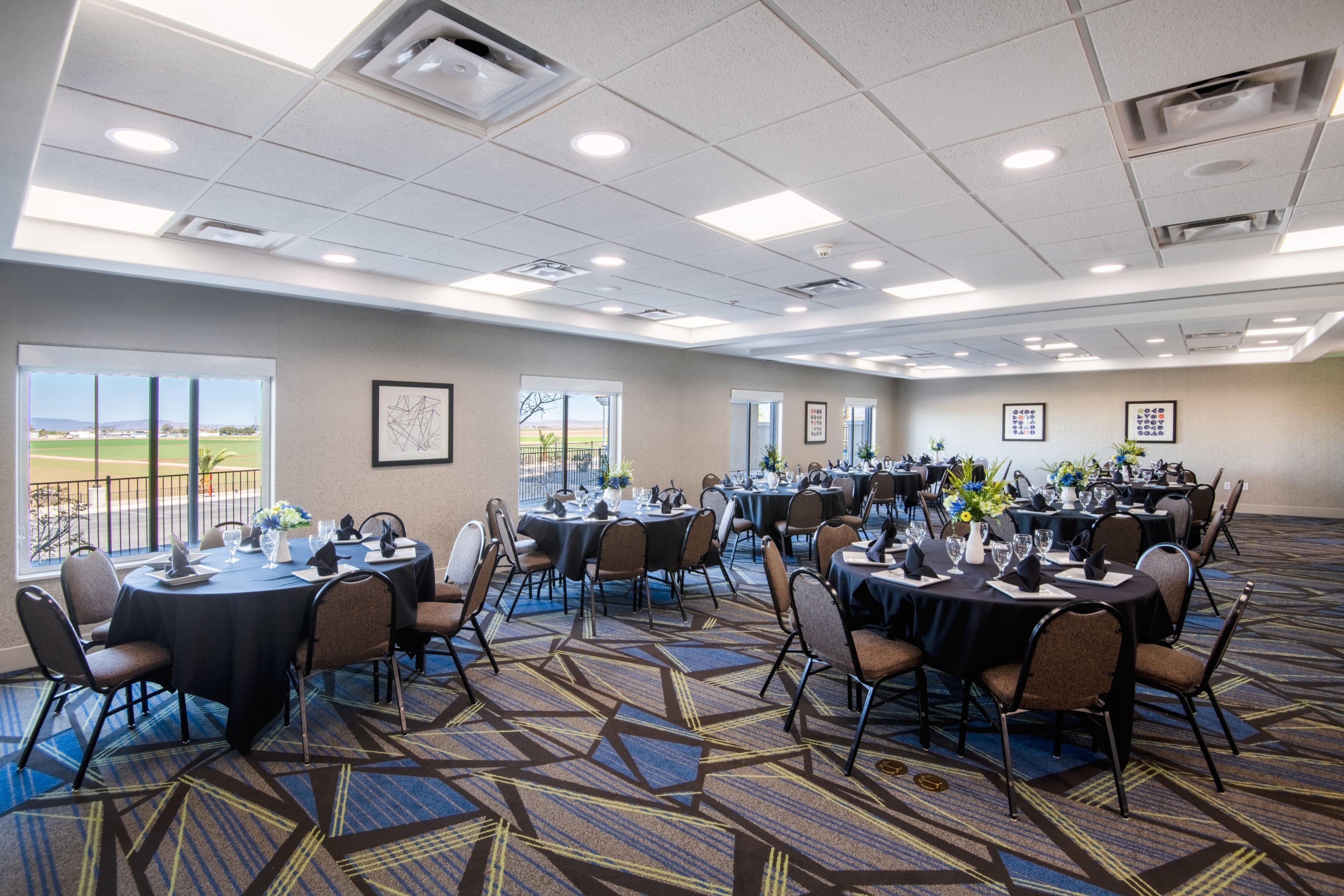 Holiday Inn Express Hotel Suites Yuma 70/79