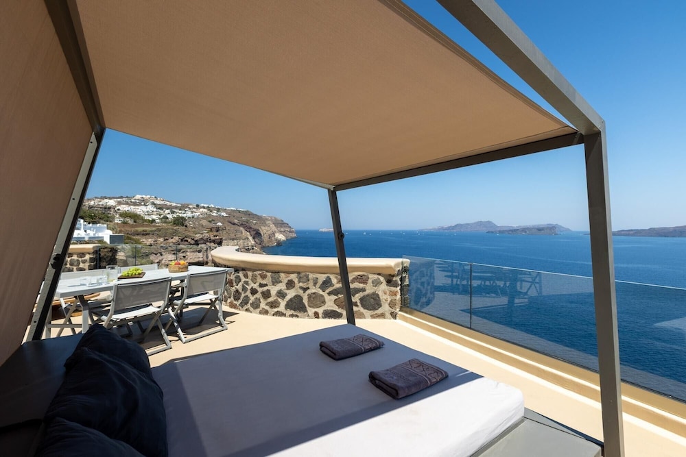 Grand Ambassador Santorini Hotel 37/78