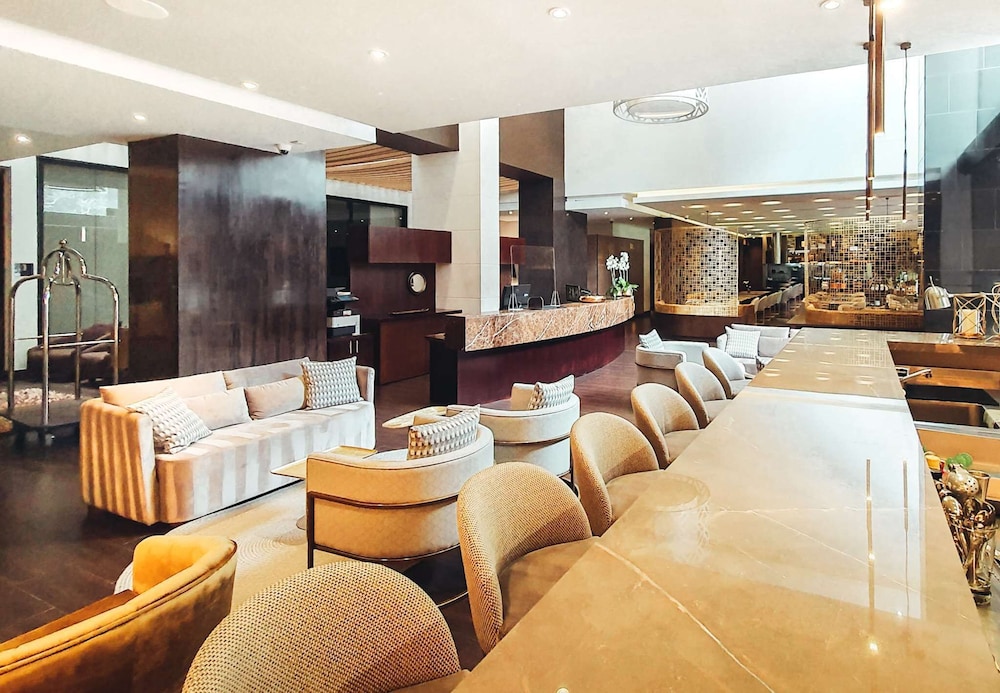Hotel 93 Luxury Residences 59/69