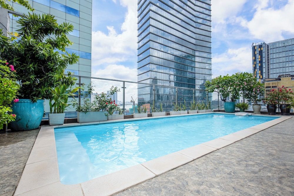 Nicecy Hotel Suites Spa 57/65