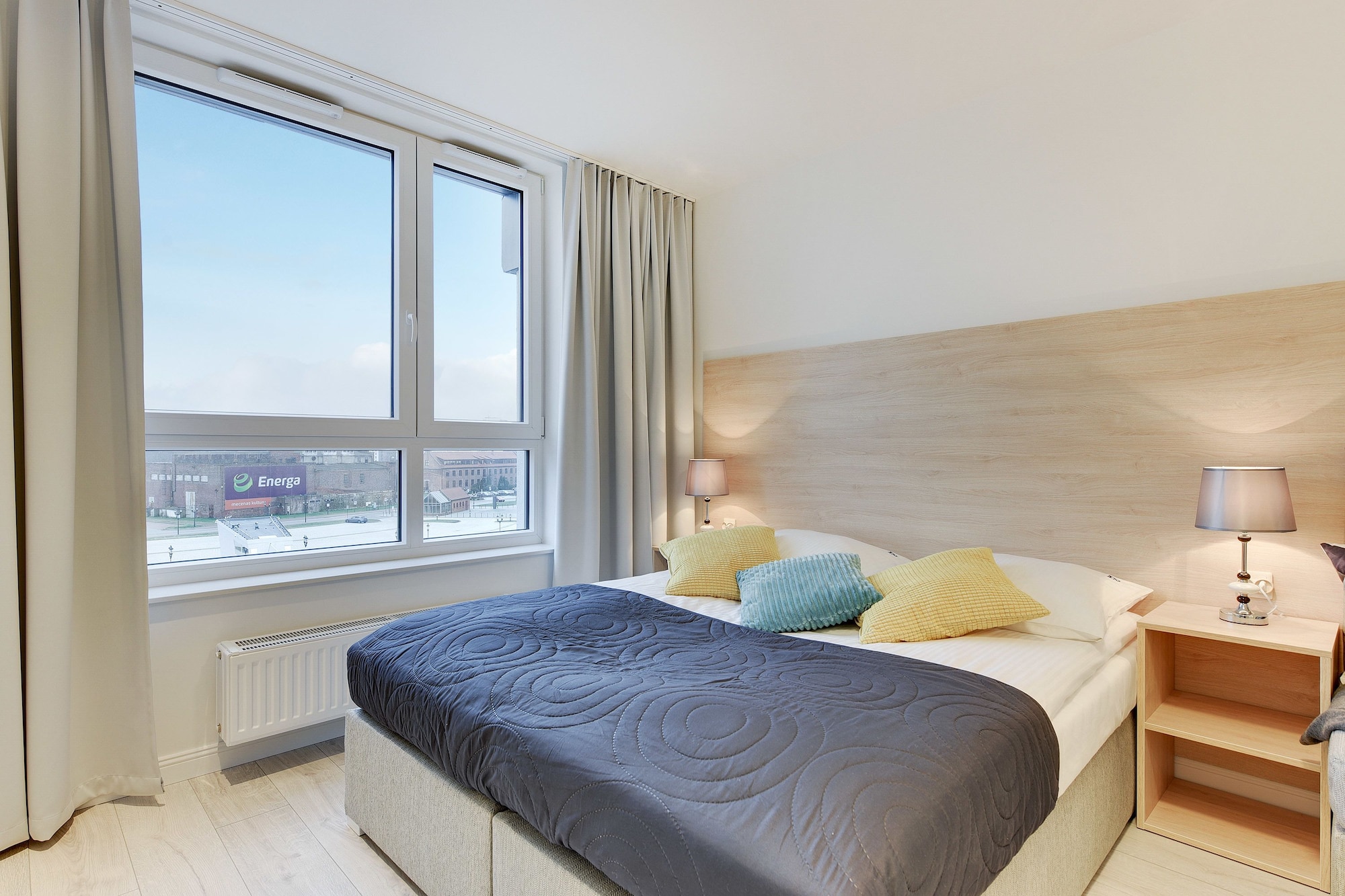 APARTMENT, MULTIPLE BEDS, RIVER VIEW, KITCHENETTE
