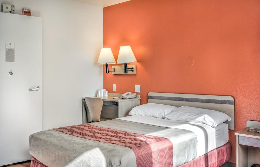 Motel6 Mojave, CA 34/69