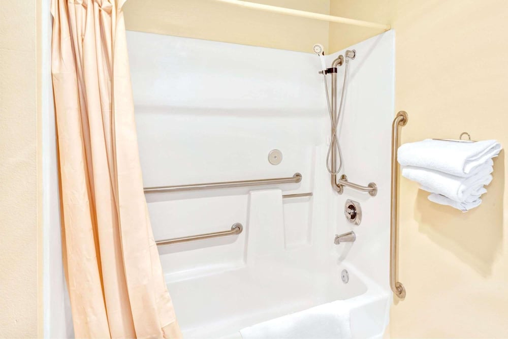Vantage Point Inn - Woodland Hills 26/26