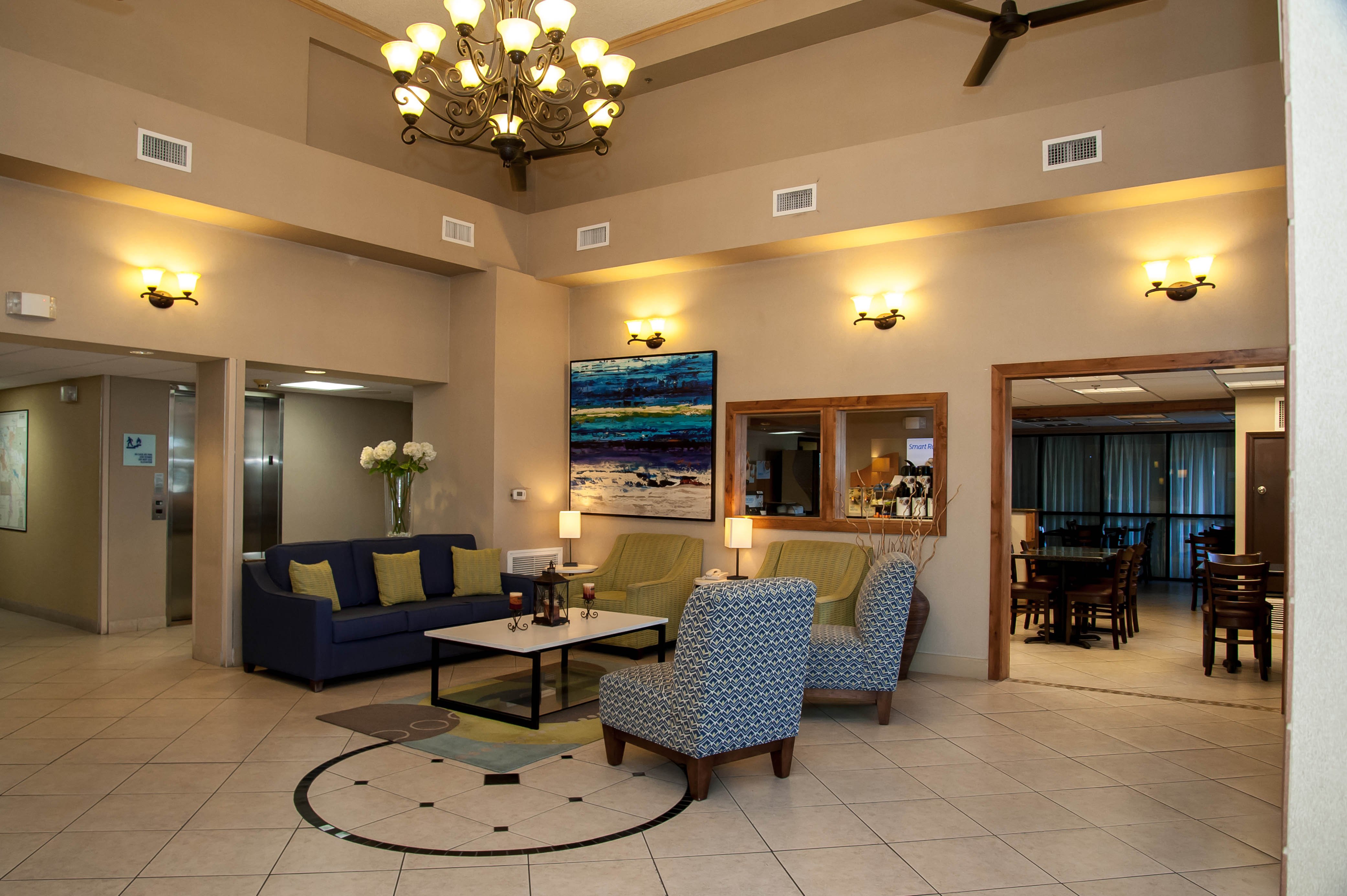 Holiday Inn Express Tucson Airport 55/75