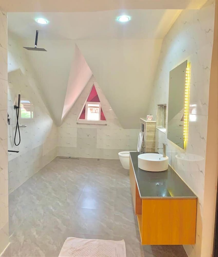 The Grosvenor Suite 43/47