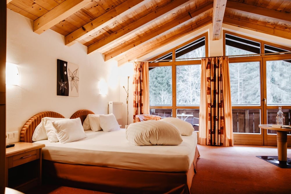 Landhotel Schütterbad 53/74
