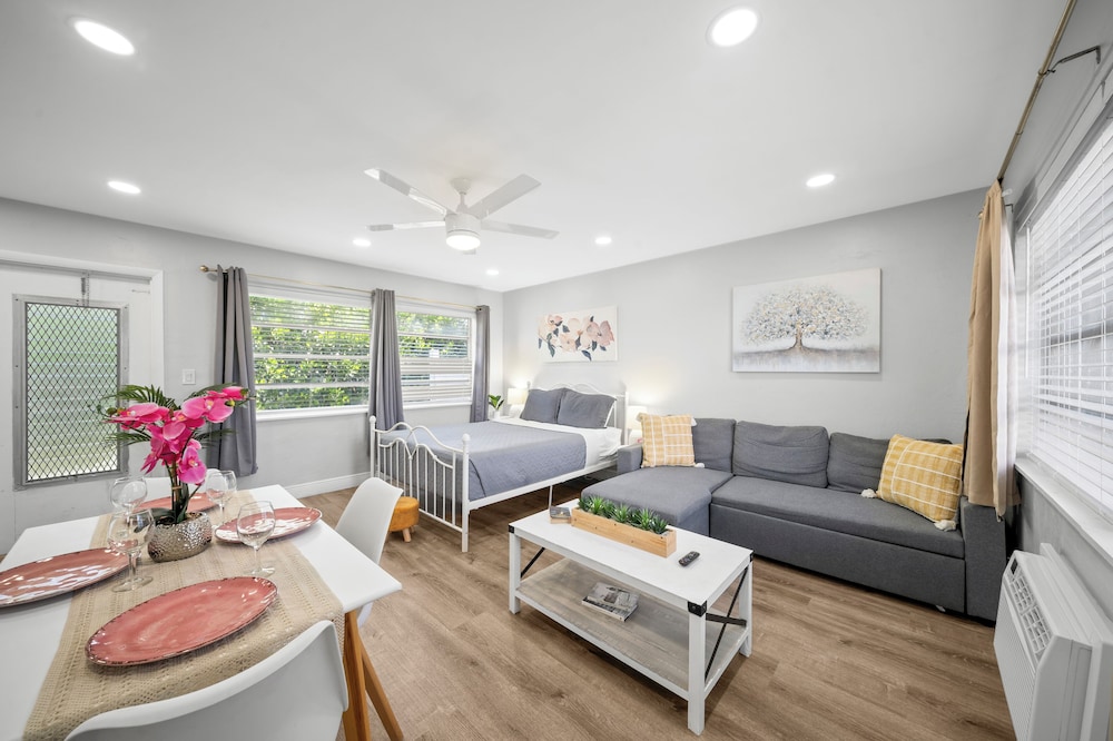 Bayview Regency Apartments By Lowkl 27/50