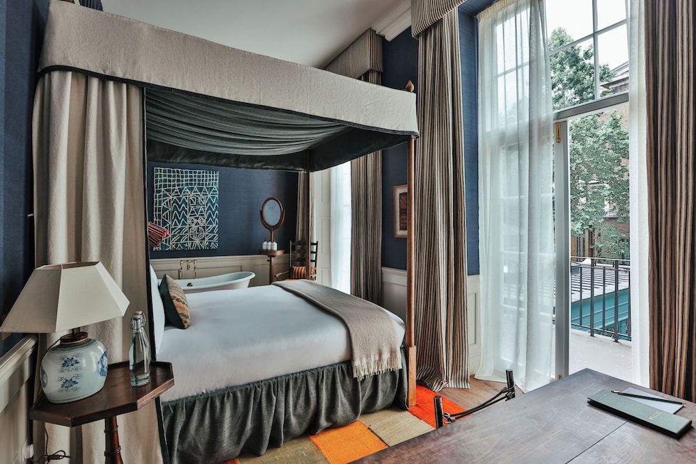 Suite, King Bed, Terrace