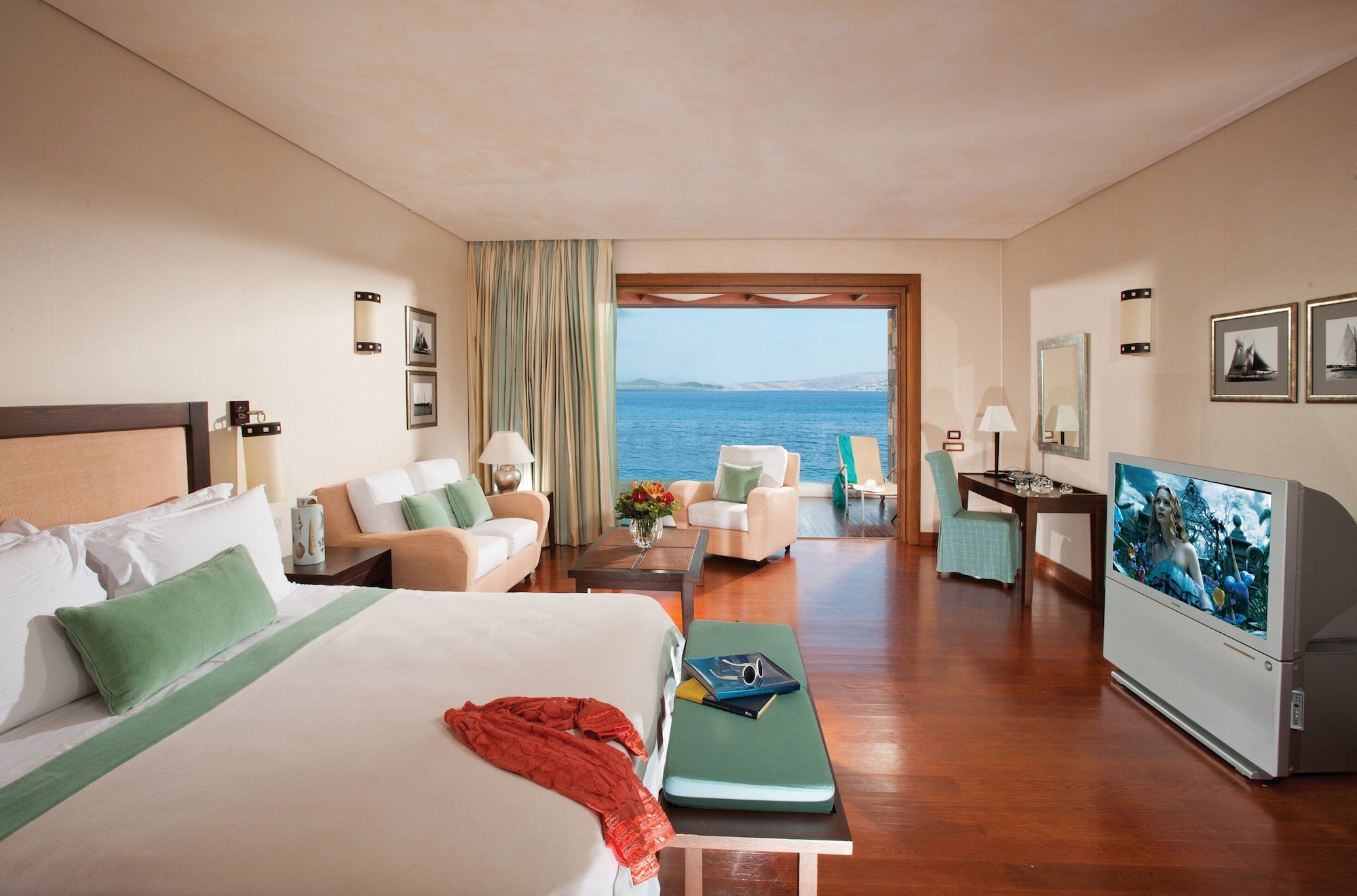 DELUXE, SUITE, SEA VIEW