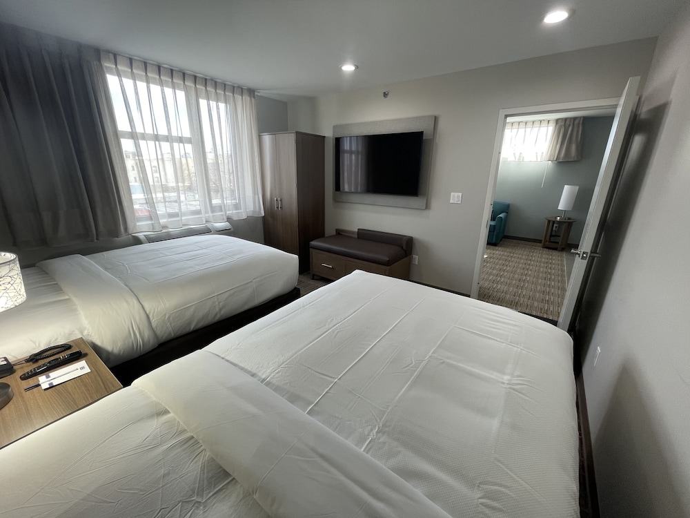 MainStay Suites Bronx - Belmont 28/61