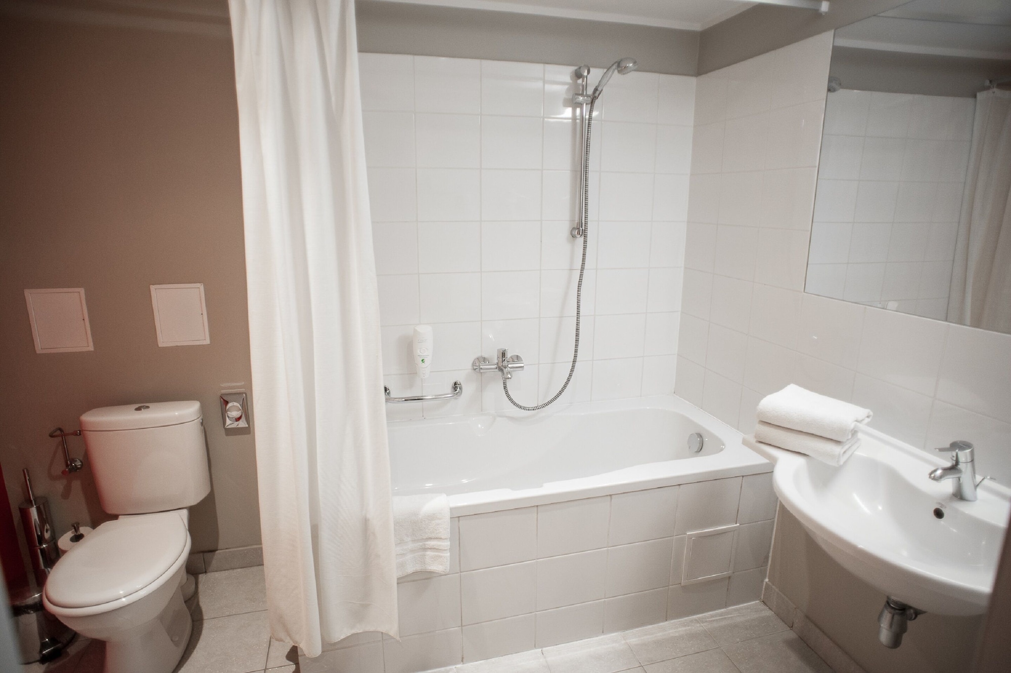 غرفة قياسية ثلاثية بثلاثة أسرّة، Rija Vef Hotel 6/8