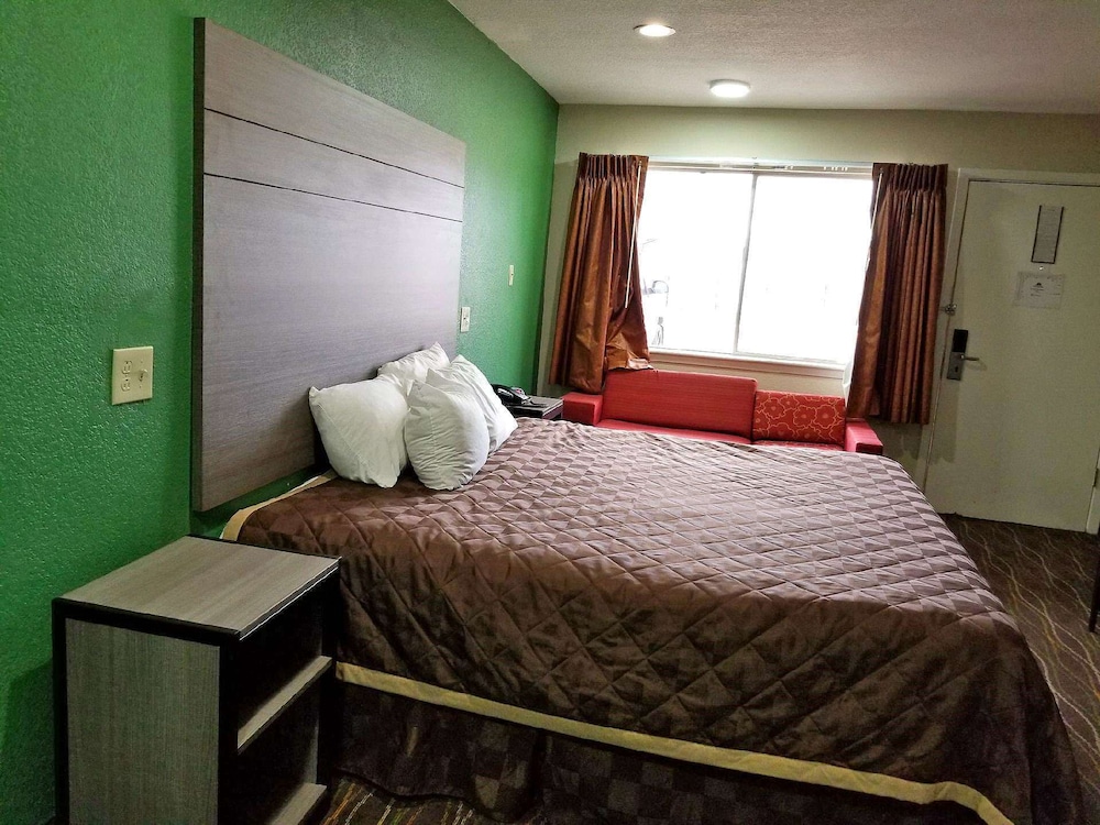 Americas Best Value Inn Alexandria 10/21