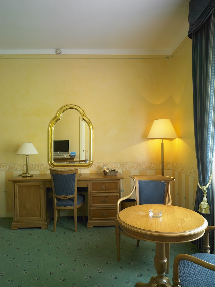 Hotel Villa Del Sogno 56/77