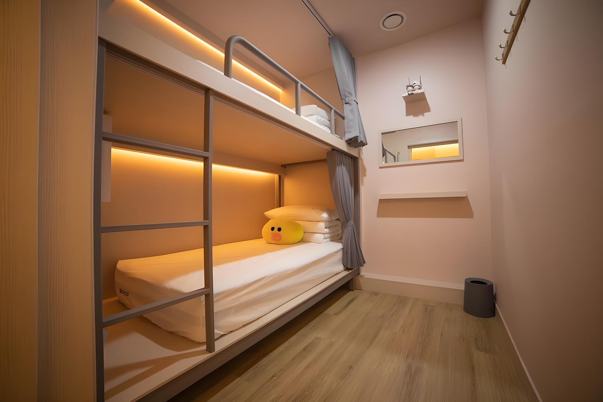 Female Dorm, Female Only