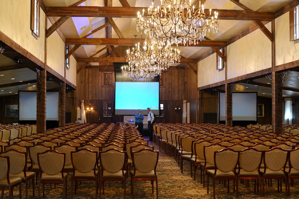 Normandy Farm Hotel and Conference Center 40/45