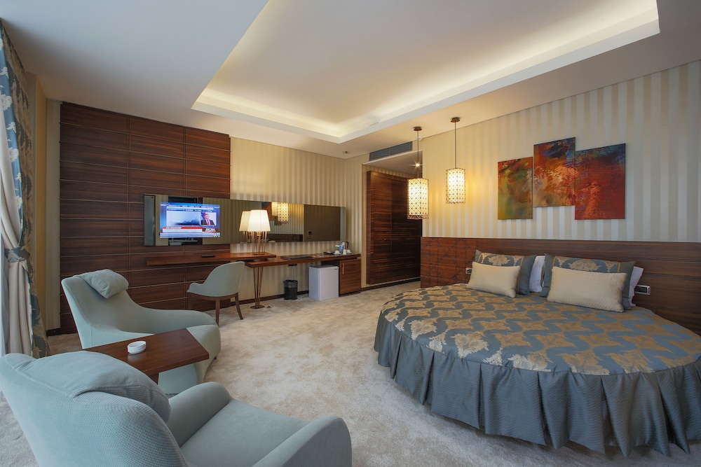 Gold Majesty Hotel 17/63