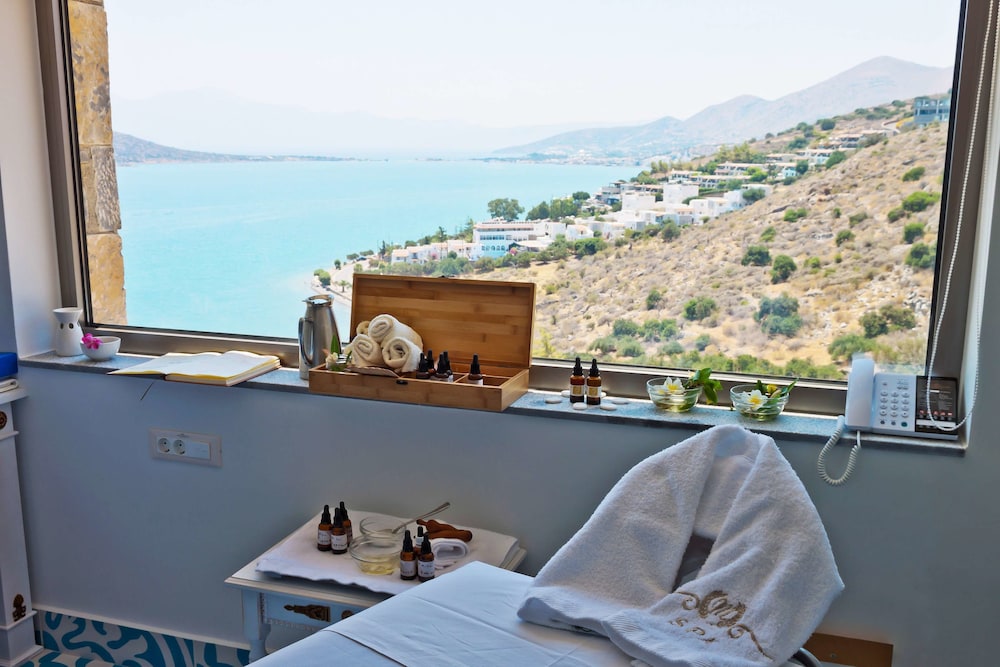 Royal Marmin Bay Boutique and Art Hotel 24/50