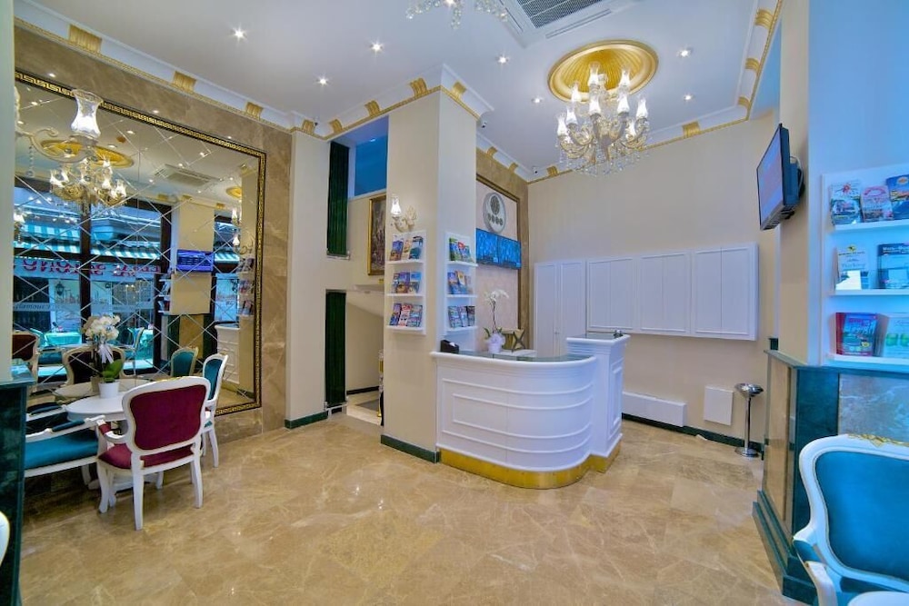 Glamour Hotel 5/49