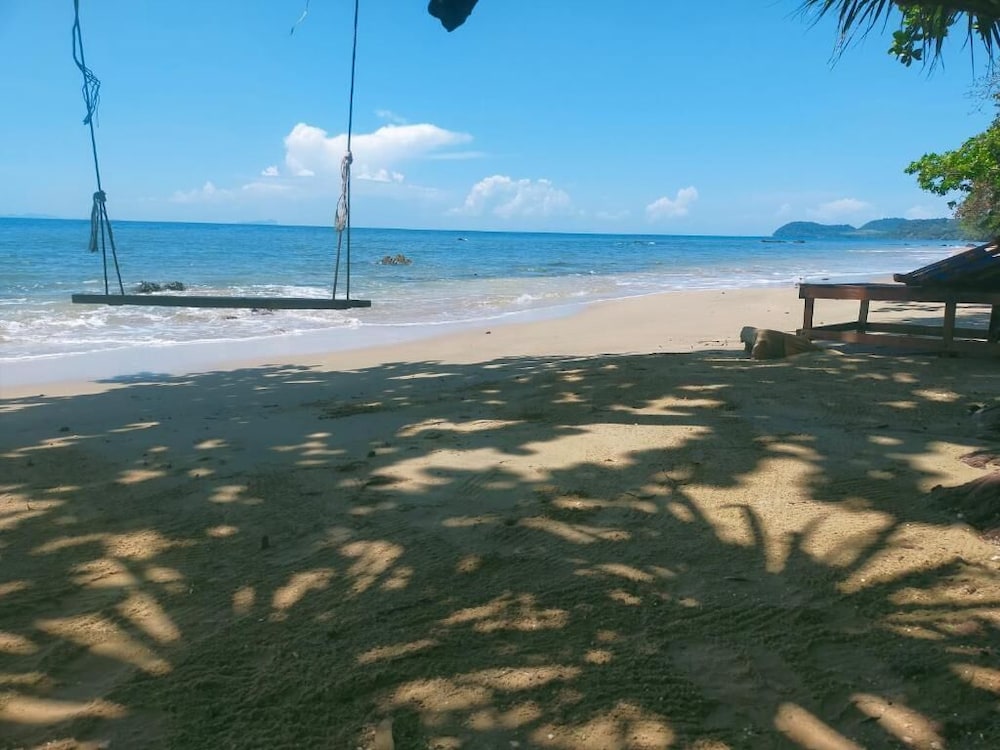 Jungle Hill Beach Bungalow 39/63