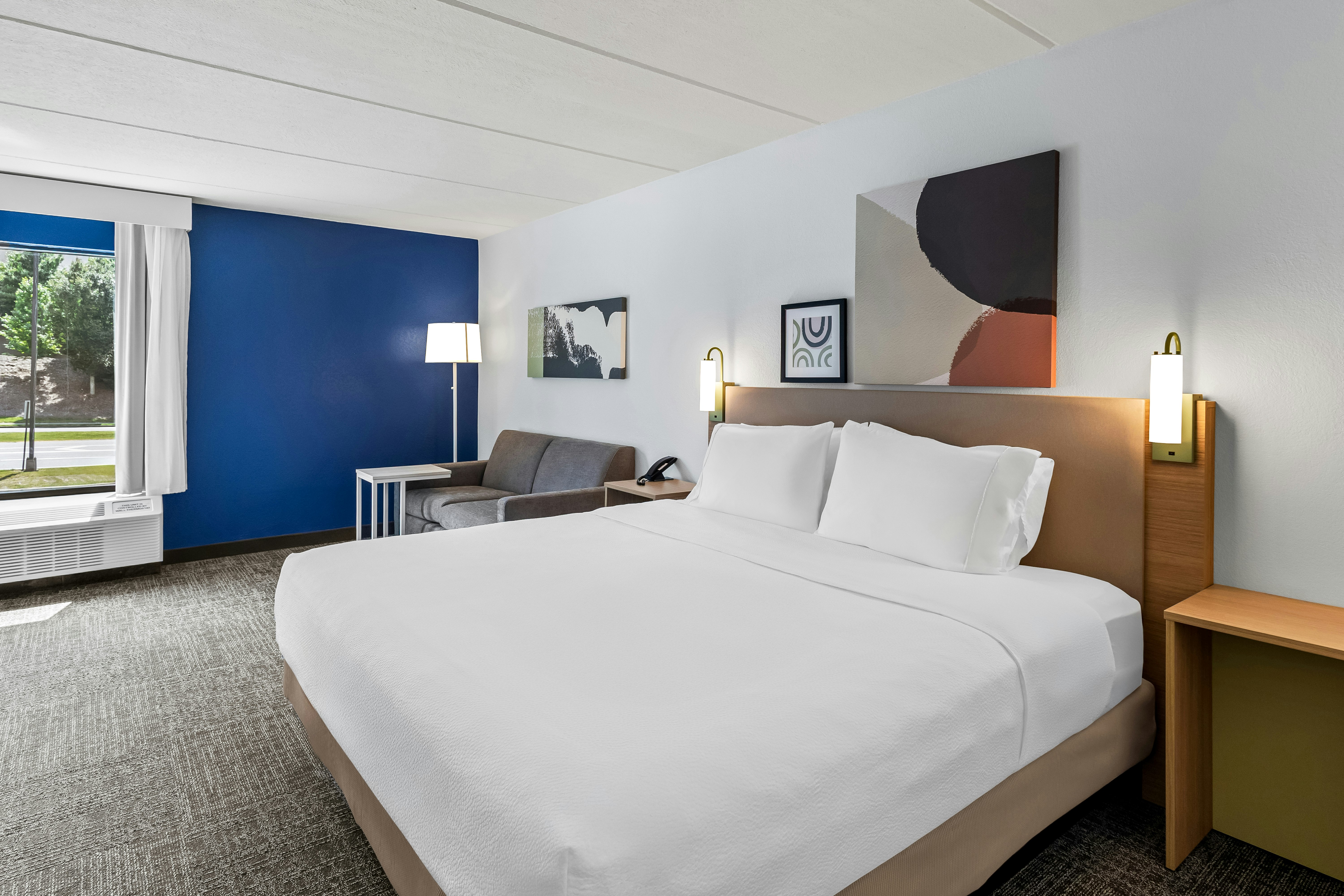 ROOM, KING BED