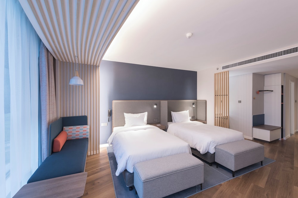 Xtra Space, Standard, Twin Beds, Mountain View